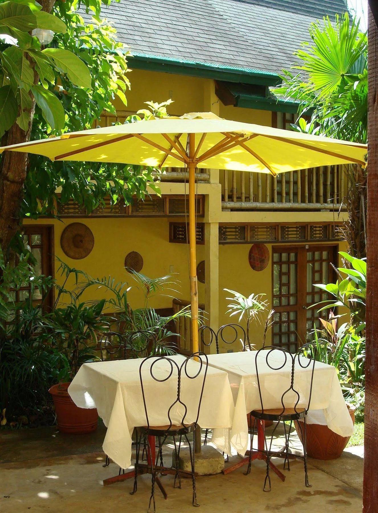 Sun Garden Hilltop Resort Manoc-Manoc Exterior photo